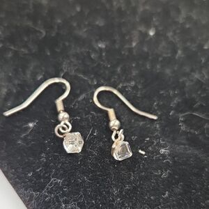 ✨️5/$30 Elegant Silver Crystal Dangle Earrings